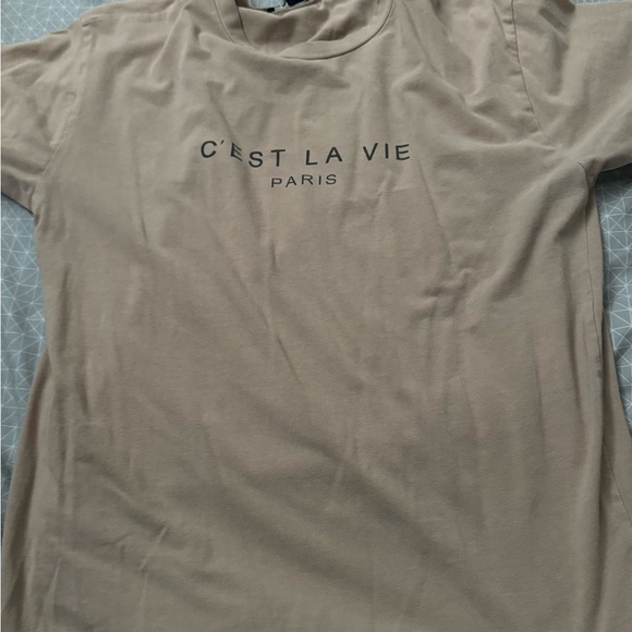 Forever 21 C’est La Vie Shirt - Picture 1 of 3